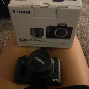 Cannon EOS M50